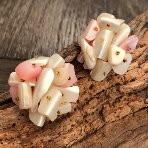 Vintage JAPAN Clip Earrings Ivory Mother of Pearl - Picture 2 of 14